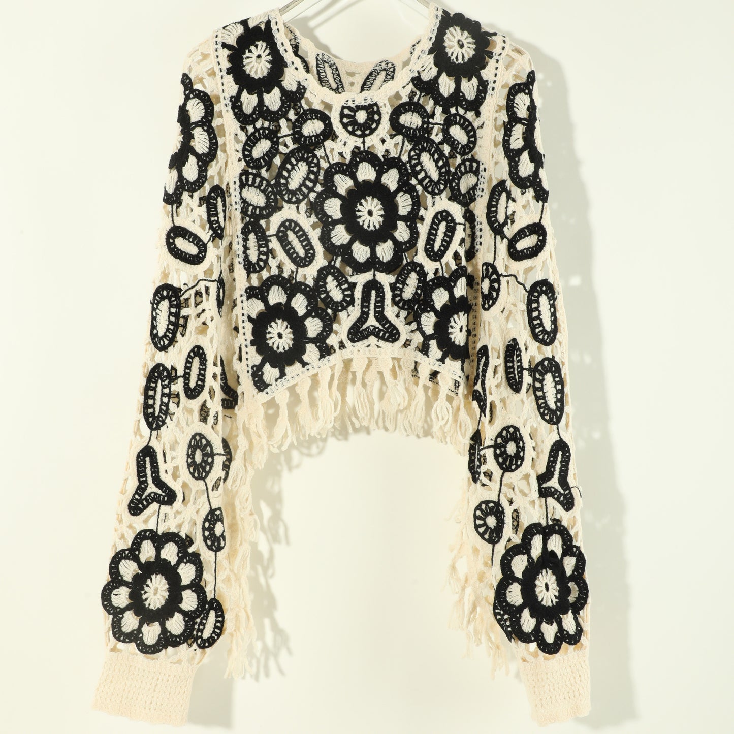 Sixsr Floral Hollow Out Tassel Shawl Elegant Long-sleeved Pullover Shawl Casual Daily Travel Versatile Coat