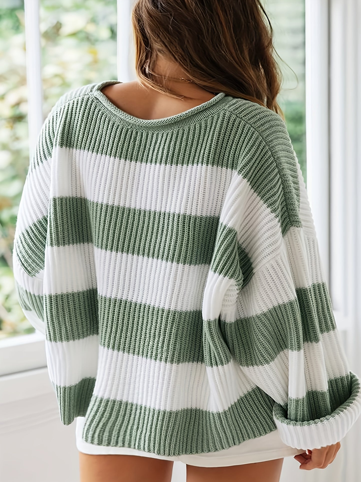 Sixsr Plus Size Casual Sweater, Women's Plus Colorblock Eyelet Embroidered Long Sleeve Round Neck Pullover Sweater