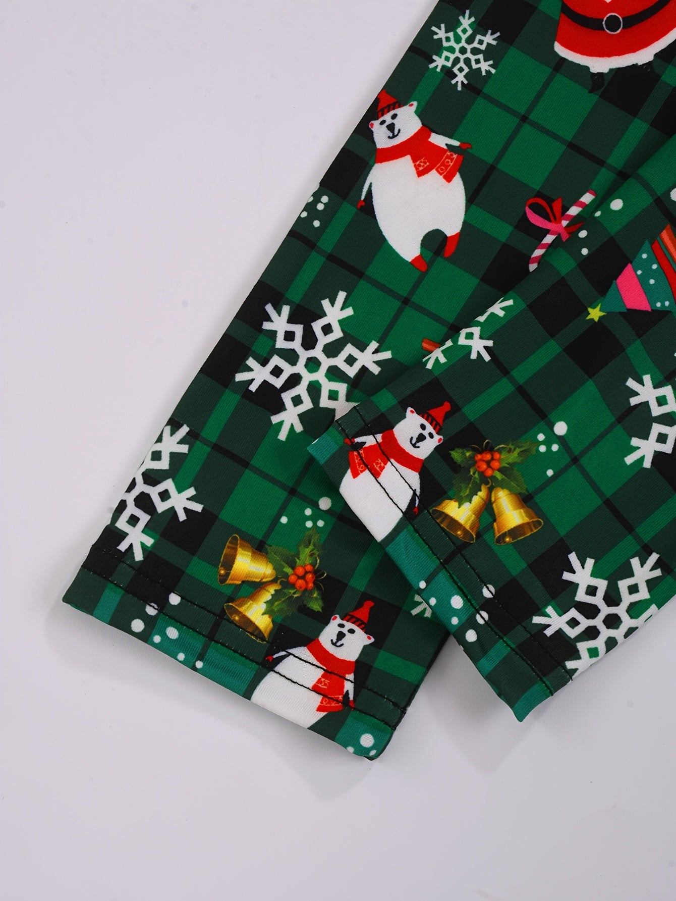 Cozy Christmas Plaid Print Youngsters' Pajama Set - Flame-Resistant, Soft Knit Fabric with Long Sleeve Top & Pants for Boys and Girls