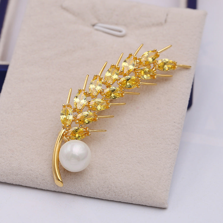 2025 New fashion gold wheat ear pearl brooch women's accessories simple atmosphere autumn and winter suit trendy fashion corsage