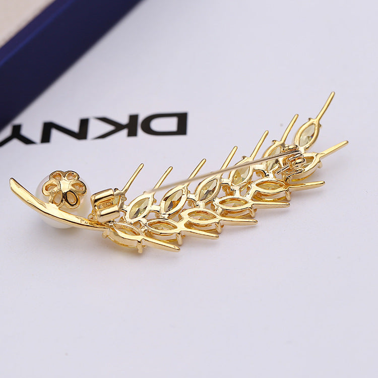 2025 New fashion gold wheat ear pearl brooch women's accessories simple atmosphere autumn and winter suit trendy fashion corsage