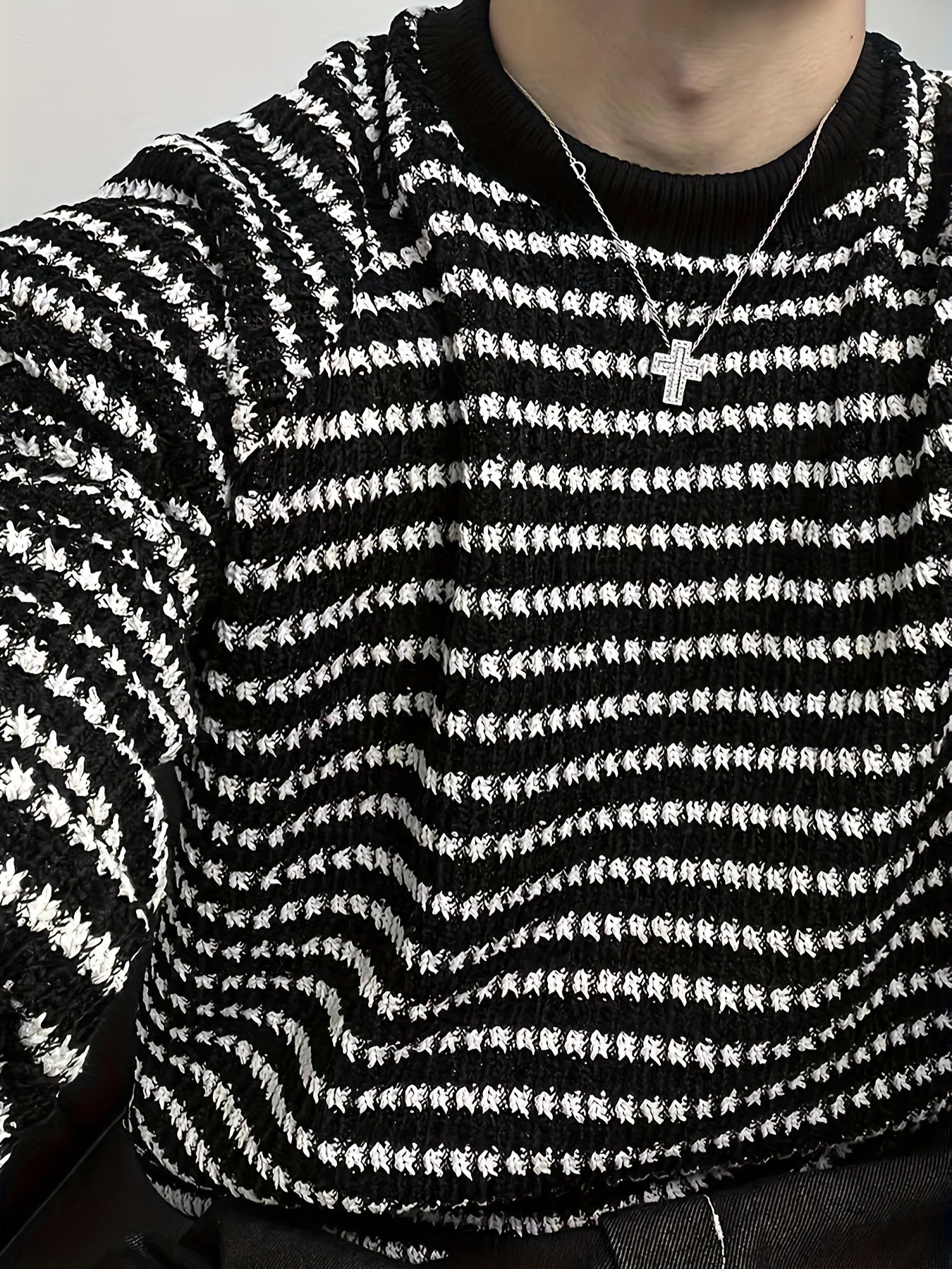Sixsr Men's Stylish Stripe Pattern Knitted Pullover, Casual Breathable Long Sleeve Crew Neck Top For City Walk Street Hanging Outdoor Activities
