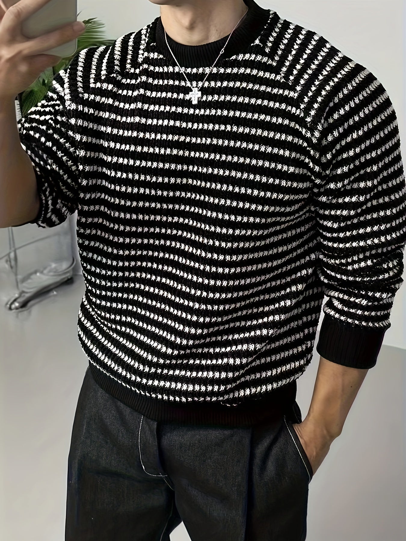 Sixsr Men's Stylish Stripe Pattern Knitted Pullover, Casual Breathable Long Sleeve Crew Neck Top For City Walk Street Hanging Outdoor Activities