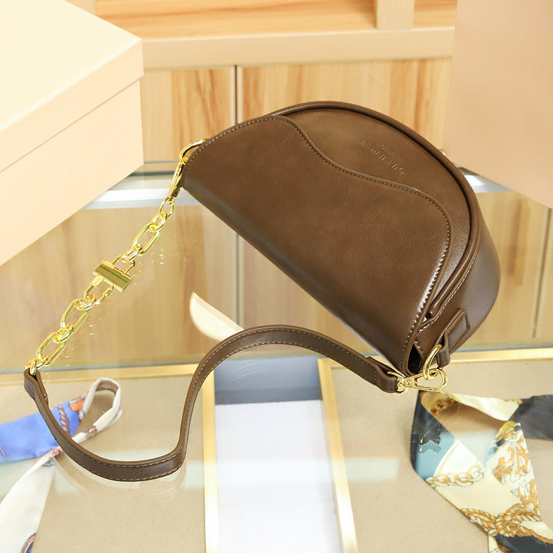 2025 Guangzhou bag high-end chain armpit bag women's popular new Popular trade New versatile saddle bag women's messenger bag
