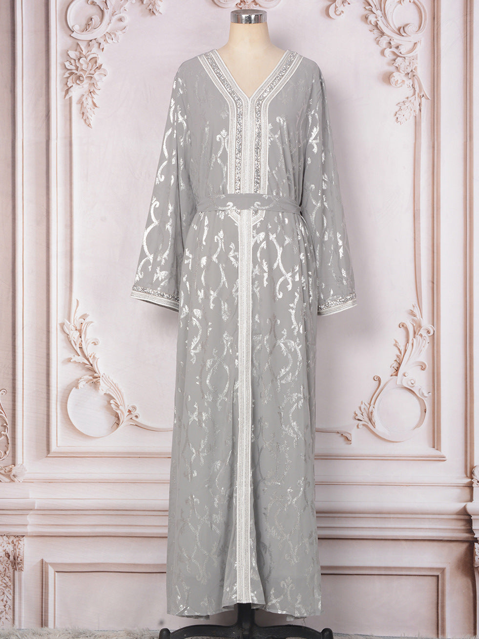 MT103 Middle East New women's robe Arabian clothing new V-neck bronzing long-sleeved Popular trade dress