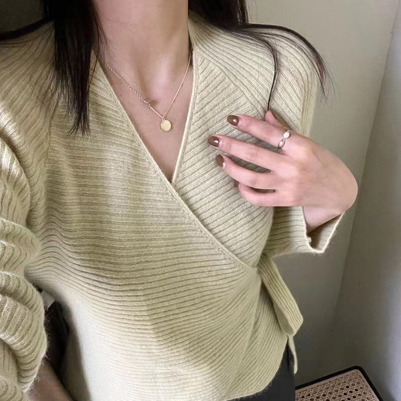 Spring and Autumn Wool Blended V-Neck Knitted Sweater, Lazy Knitted Sweater Cardigan for Collar and Strap Design Women