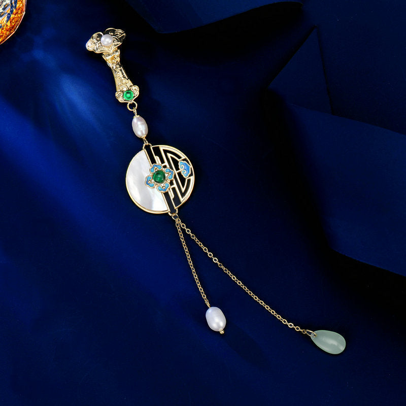2025 New Chinese antique Hanfu fringed accessories, freshwater mother of pearl cheongsam buckle horse skirt, placket pendant, corsage female