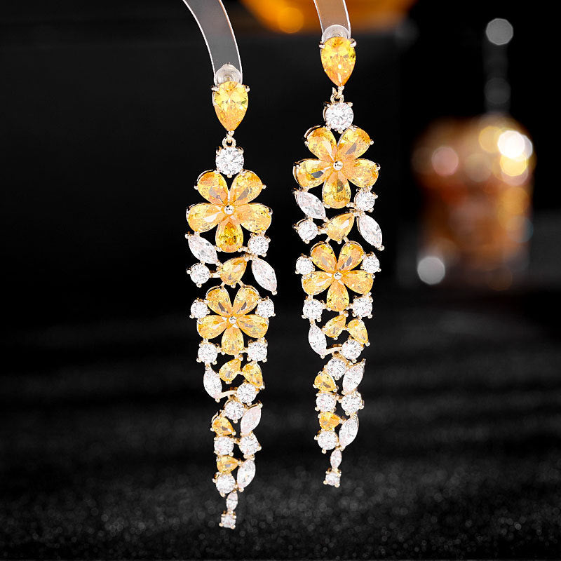 2025 Light luxury and high-end sense exaggerated heavy industry earrings women's dress with modified face, fashionable water drop flower long earrings