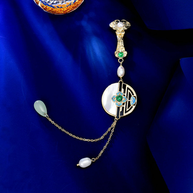 2025 New Chinese antique Hanfu fringed accessories, freshwater mother of pearl cheongsam buckle horse skirt, placket pendant, corsage female