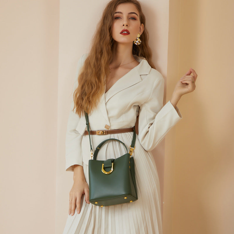 Strictly selected women's bucket bag popular new trendy spring and summer fashion versatile large-capacity commuting portable shoulder messenger bag women