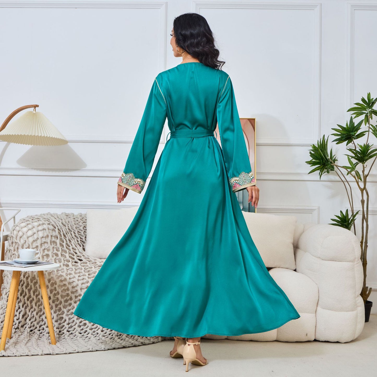 MT133 Middle East Women's Dress Beaded Ribbon Lace Abaya Dubai Muslim Fashion Robe