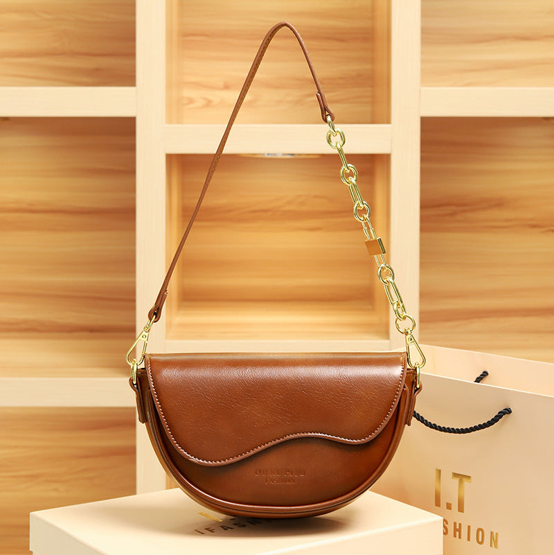2025 Guangzhou bag high-end chain armpit bag women's popular new Popular trade New versatile saddle bag women's messenger bag