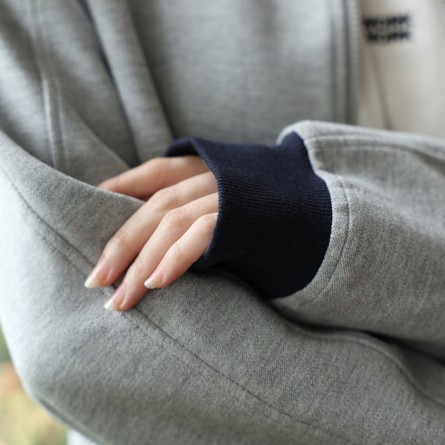Letter Embroidery Contrast Color Sweater Women's New Design Sense Front Shoulder Cardigan Crew Neck Long Sleeve Zipper Jacket