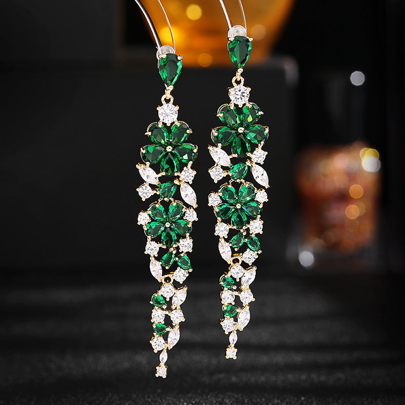 2025 Light luxury and high-end sense exaggerated heavy industry earrings women's dress with modified face, fashionable water drop flower long earrings