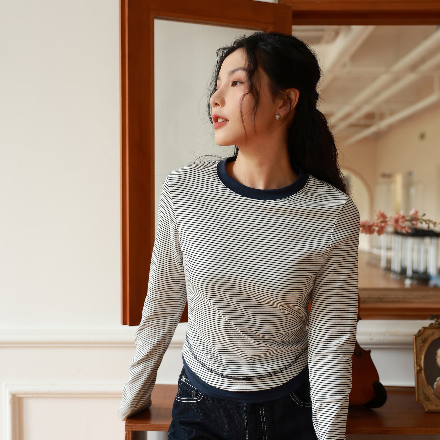 Long-sleeved striped T-shirt women's spring new Japanese and Korean casual fashion versatile jumper contrasting color round neck front shoulder top
