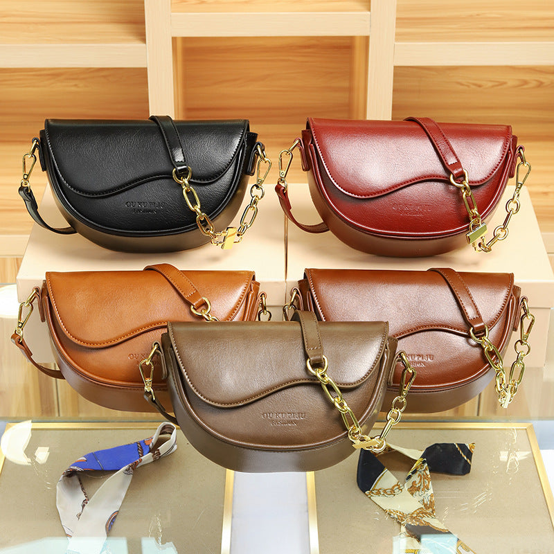 2025 Guangzhou bag high-end chain armpit bag women's popular new Popular trade New versatile saddle bag women's messenger bag
