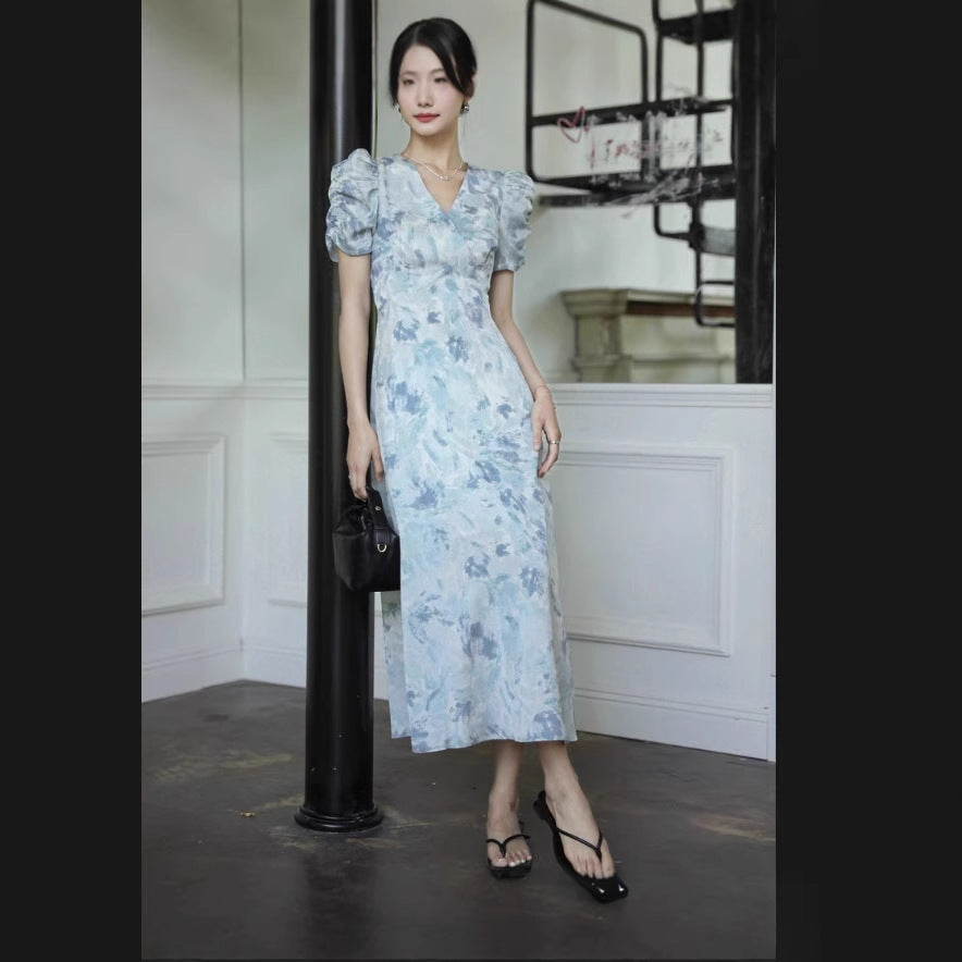 2025 Celebrity wind under the moon white jacquard bubble sleeve a-word dress summer new V-neck color dress