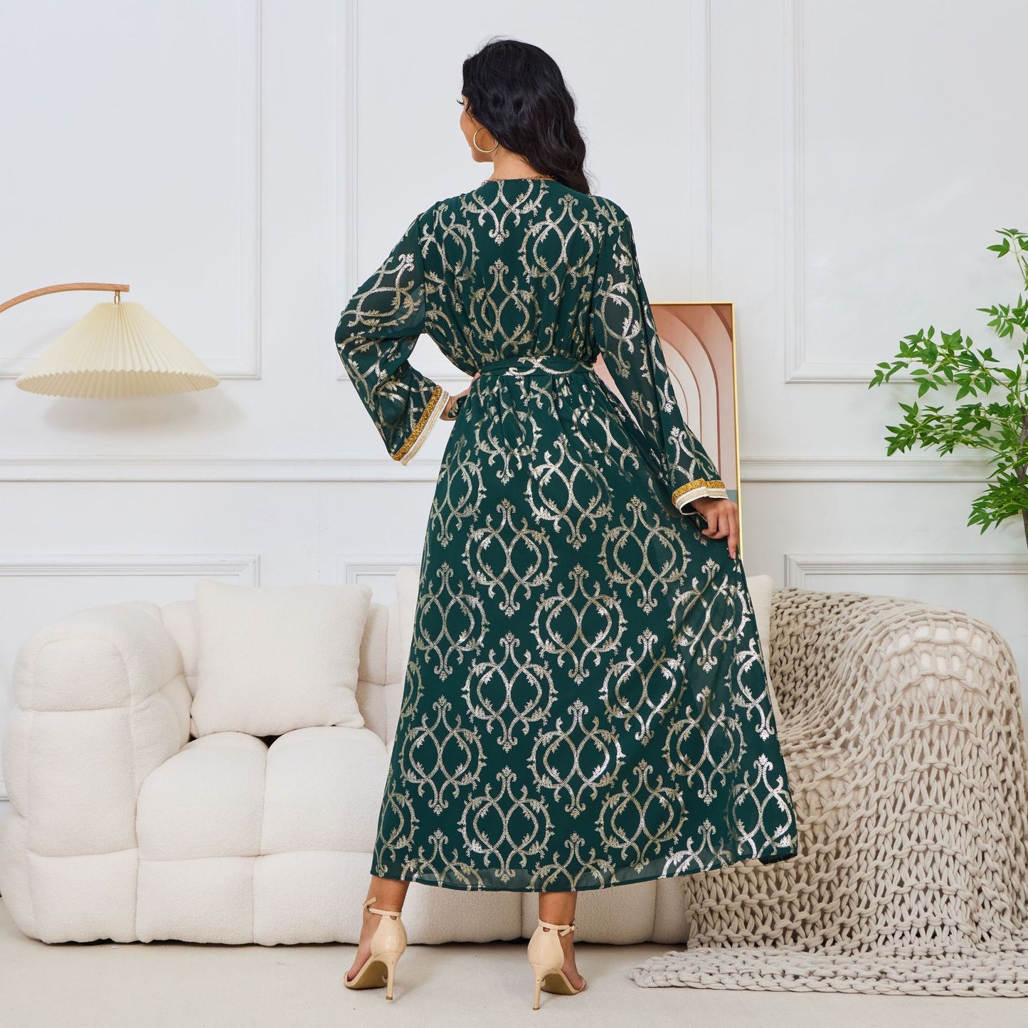 MT103 Middle East New women's robe Arabian clothing new V-neck bronzing long-sleeved Popular trade dress
