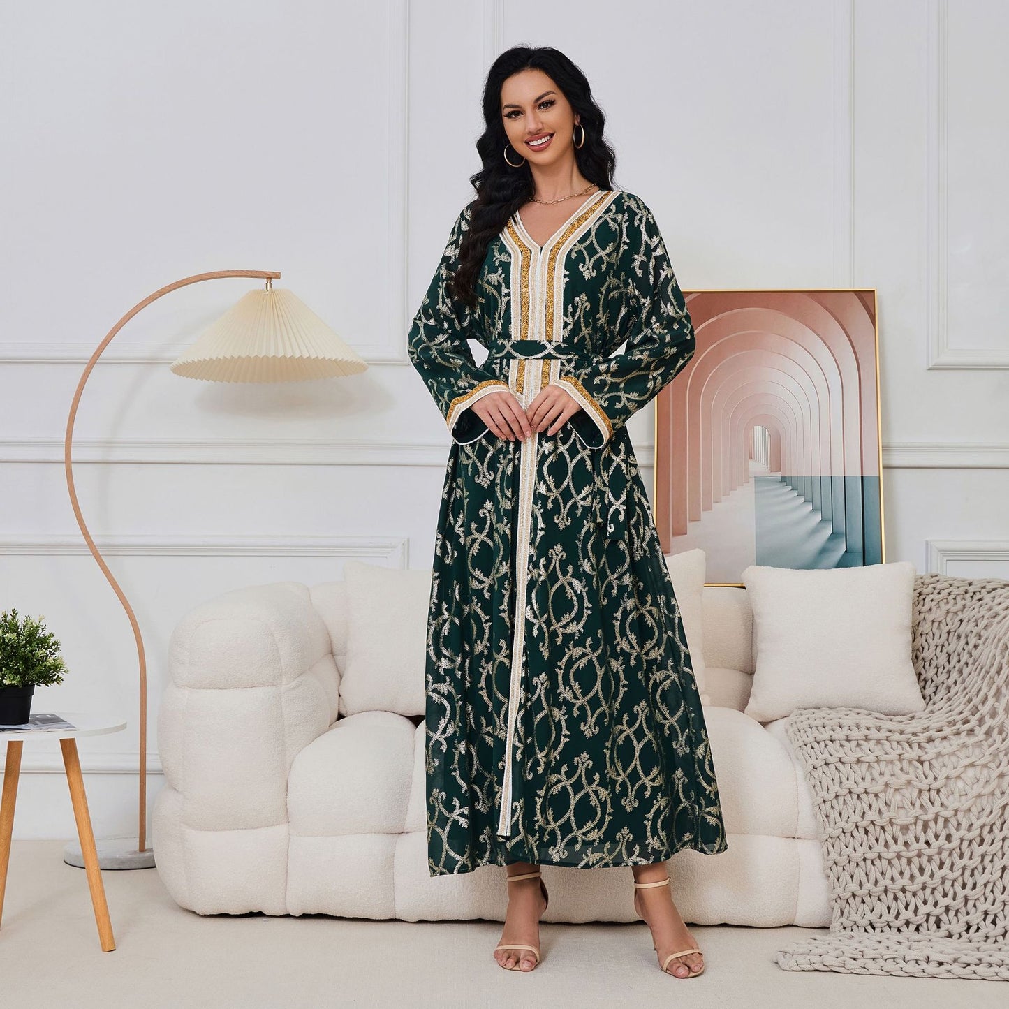 MT103 Middle East New women's robe Arabian clothing new V-neck bronzing long-sleeved Popular trade dress