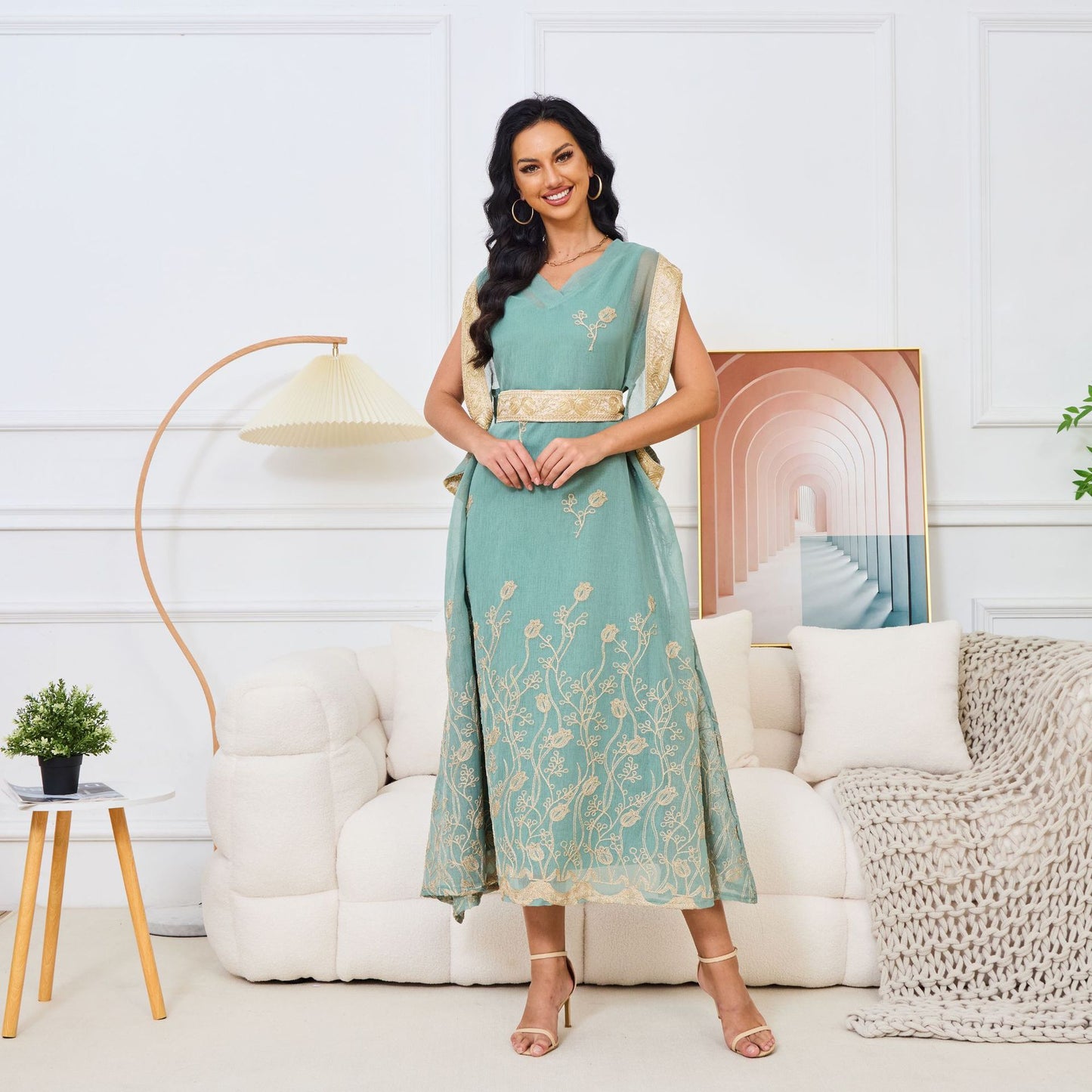 MT113 New Middle East Muslim robe, new embroidered gauze pendulum sleeveless elegant dress
