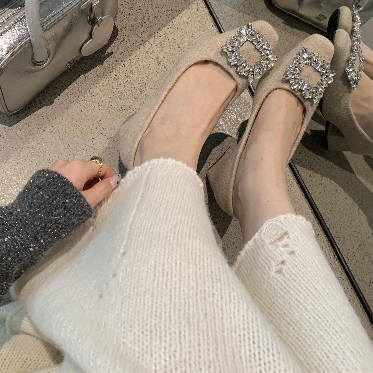 2025 popular autumn and winter new wedding shoes ladyshoes rhinestone square heel Internet celebrity single shoes women's new velvet beanie shoes