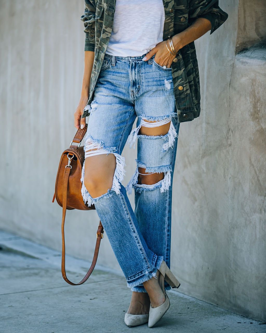 2025 - Factory direct sales spot Popular beautiful women's jeans loose ripped thin washed women's denim trousers