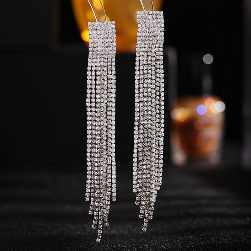 2025 Light luxury style long modified face celebrity temperament earrings tide annual meeting dress with zircon claw chain fringed earrings