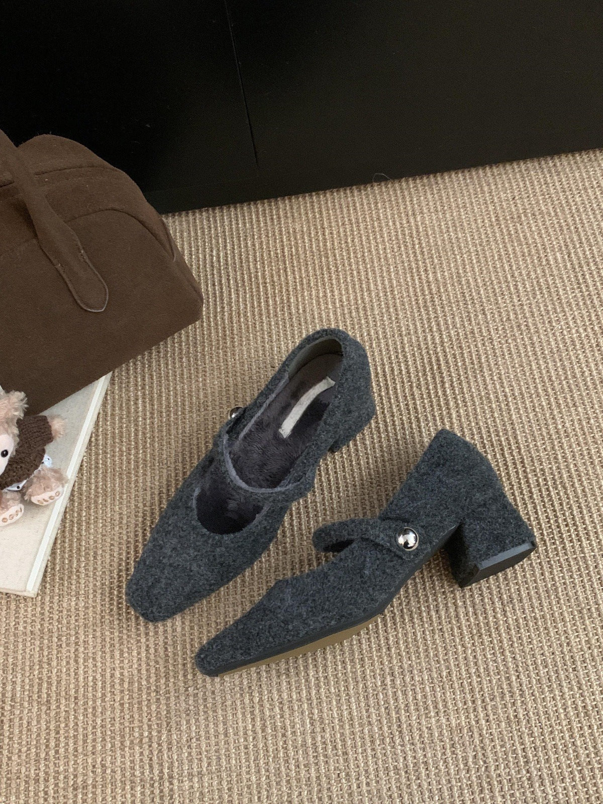 2025 Square head gray thick heel single shoes women's winter temperament velvet evening high heel Mary Jane fluffy shoes