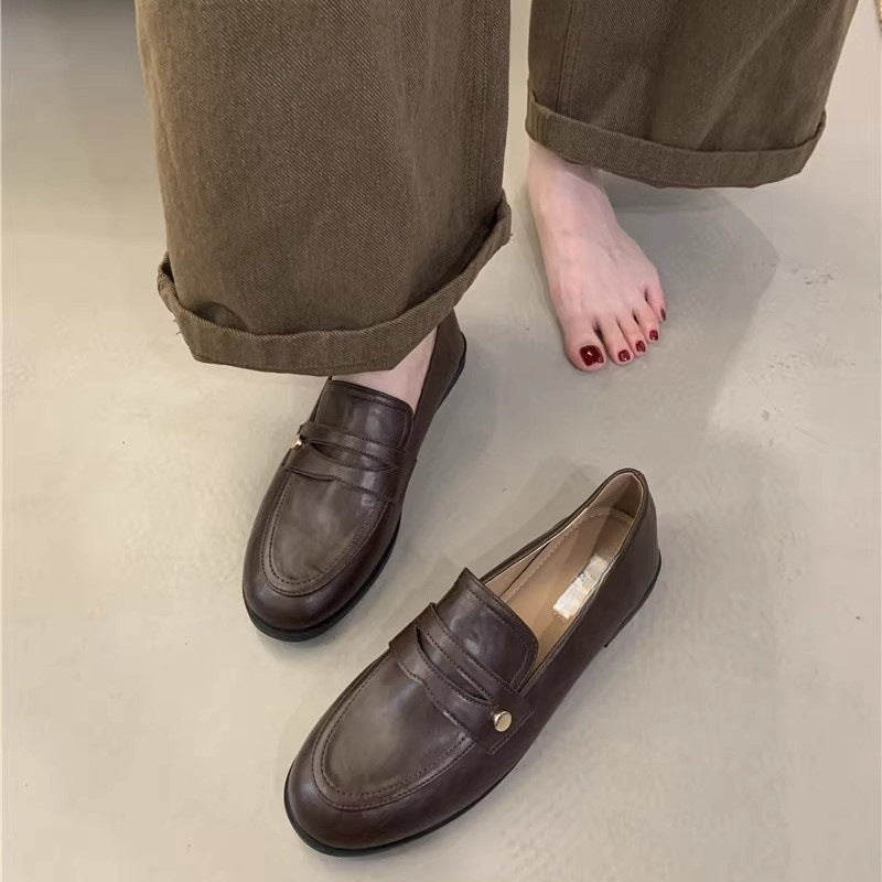 2025 casual retro British round head deep mouth commuting black small leather shoes women's single shoes autumn new loafers