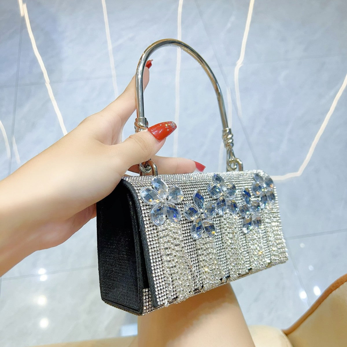SIXSR 2025 New New full diamond fringed chain rhinestone full diamond handbag wedding banquet dinner bag light luxury evening bag