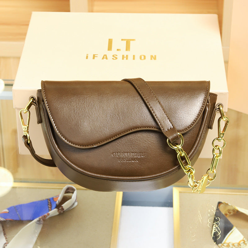 2025 Guangzhou bag high-end chain armpit bag women's popular new Popular trade New versatile saddle bag women's messenger bag