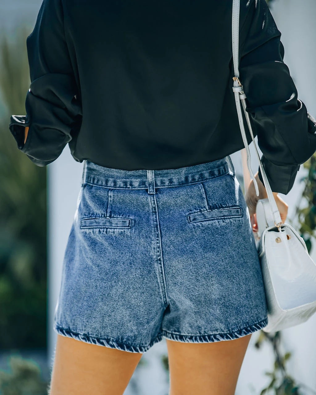 2025 New Washed Denim Shorts Solid Color Belt Fashion Shorts Women's Factory Spot