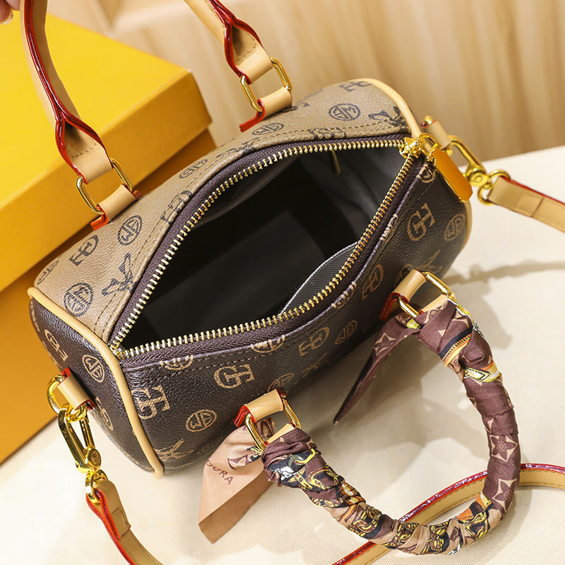 2025 popular new summer women's bag presbyopia letter pillow bag middle-aged mother handbag one shoulder messenger bag tide