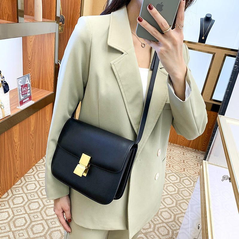 2025 Small square bag popular new retro hand rubbed tofu bag women's messenger bag high-end flight attendant bag versatile shoulder bag