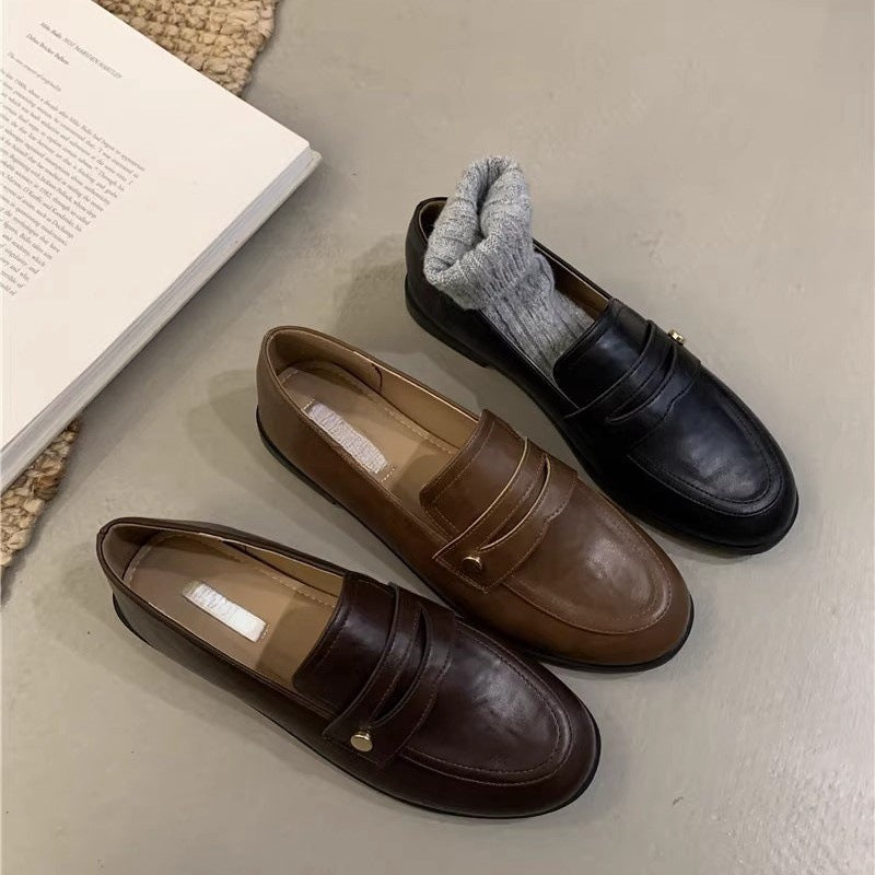 2025 casual retro British round head deep mouth commuting black small leather shoes women's single shoes autumn new loafers