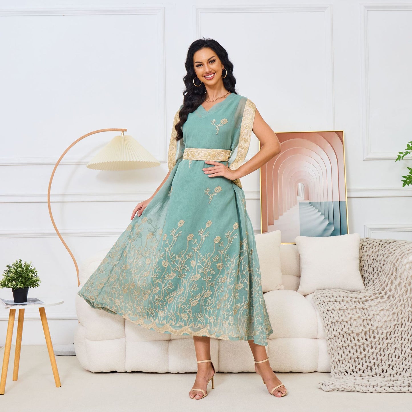 MT113 New Middle East Muslim robe, new embroidered gauze pendulum sleeveless elegant dress