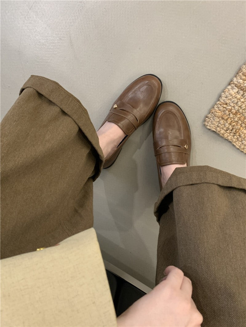 2025 casual retro British round head deep mouth commuting black small leather shoes women's single shoes autumn new loafers