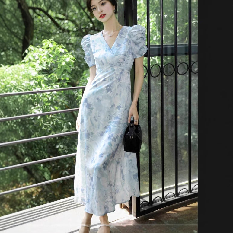 2025 Celebrity wind under the moon white jacquard bubble sleeve a-word dress summer new V-neck color dress