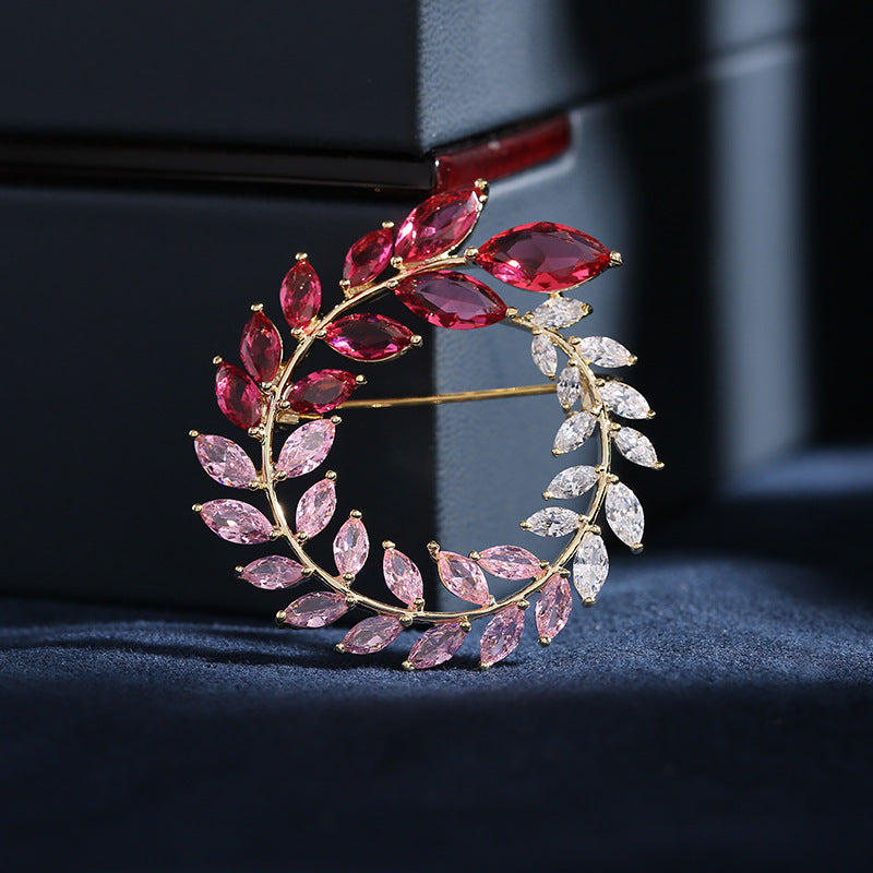 2025 New pin buckle light luxury high sense super flash zircon inlaid leaf corsage autumn and winter clothes accessories wheat ear brooch