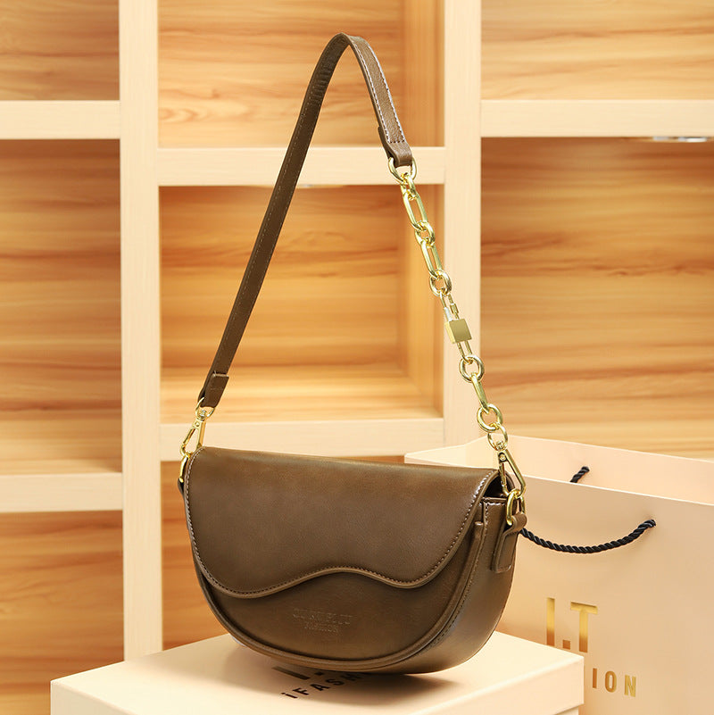 2025 Guangzhou bag high-end chain armpit bag women's popular new Popular trade New versatile saddle bag women's messenger bag