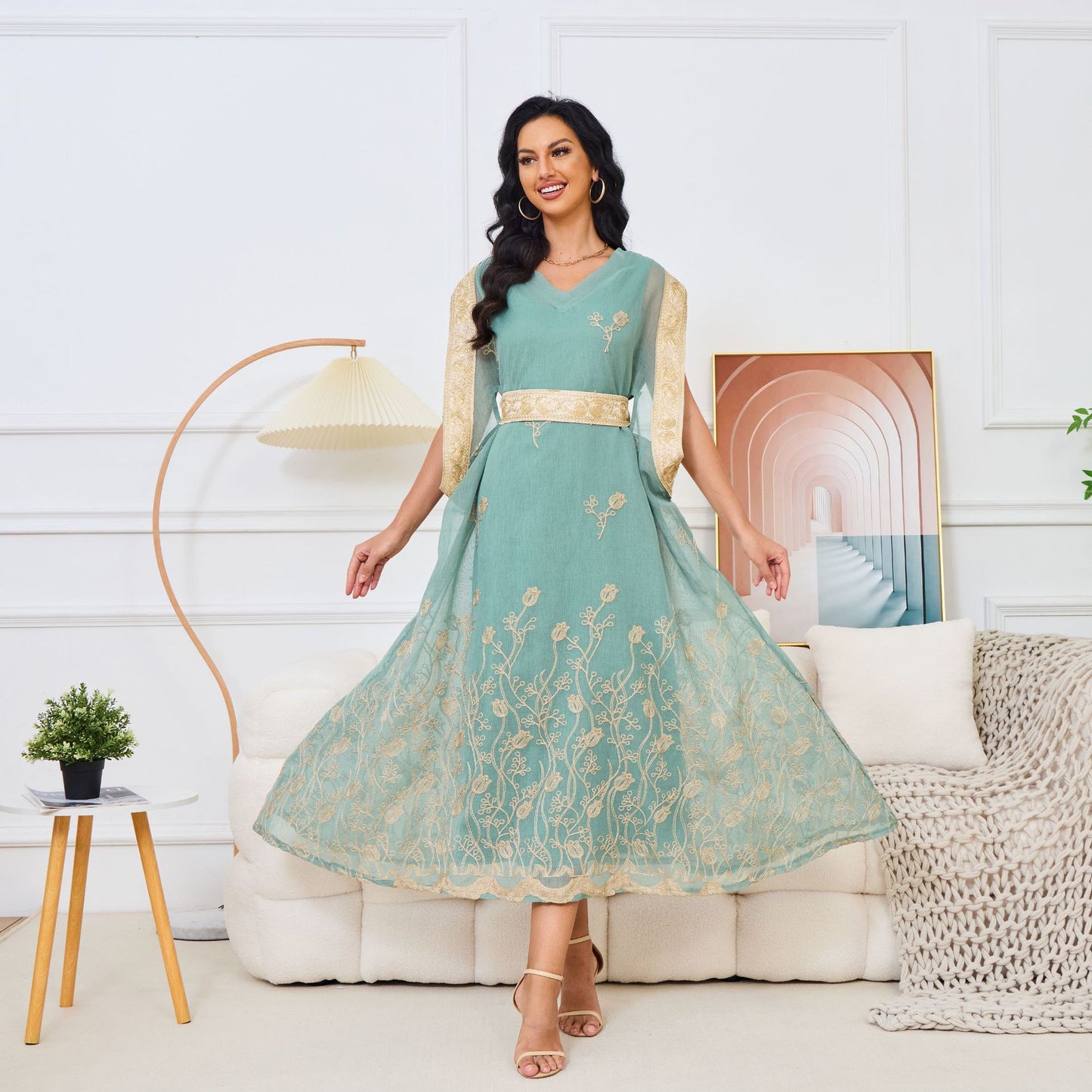 MT113 New Middle East Muslim robe, new embroidered gauze pendulum sleeveless elegant dress
