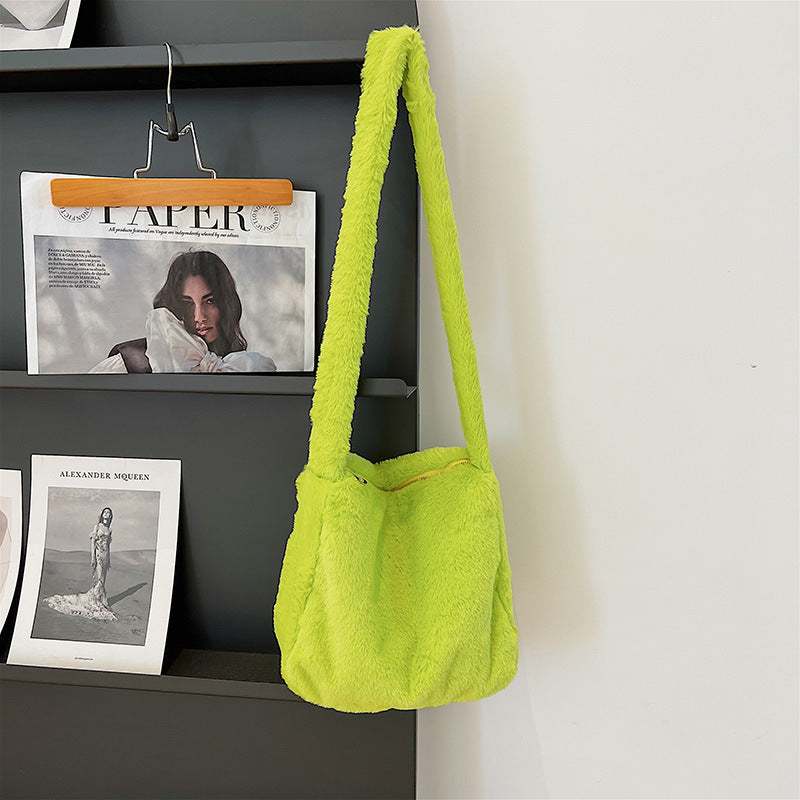 SIXSR 2025 autumn and winter new Japanese ins Korean version simple solid color wool bag casual plush women's bag shoulder messenger bag