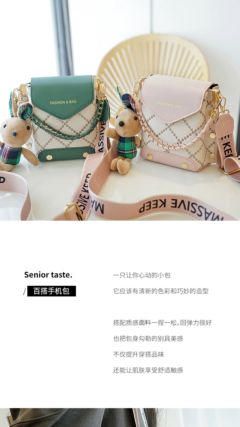 Women's bag 2022 new trendy fashion ins Mori versatile Popular style shoulder messenger bag mobile phone bag Internet celebrity bag