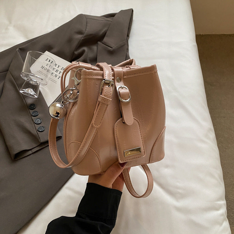 SIXSR 2025 Bucket bag women's new popular high-end niche design is popular this year, versatile casual women's shoulder messenger bag