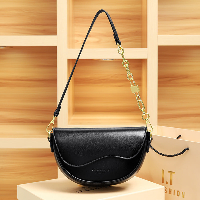 2025 Guangzhou bag high-end chain armpit bag women's popular new Popular trade New versatile saddle bag women's messenger bag