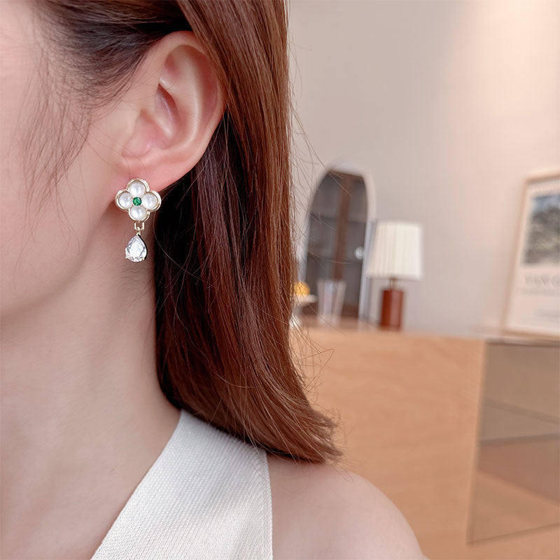 2025 Korean temperament fashion opal flower hanging water drop earrings, high sense exquisite and sweet s925 silver needle earrings