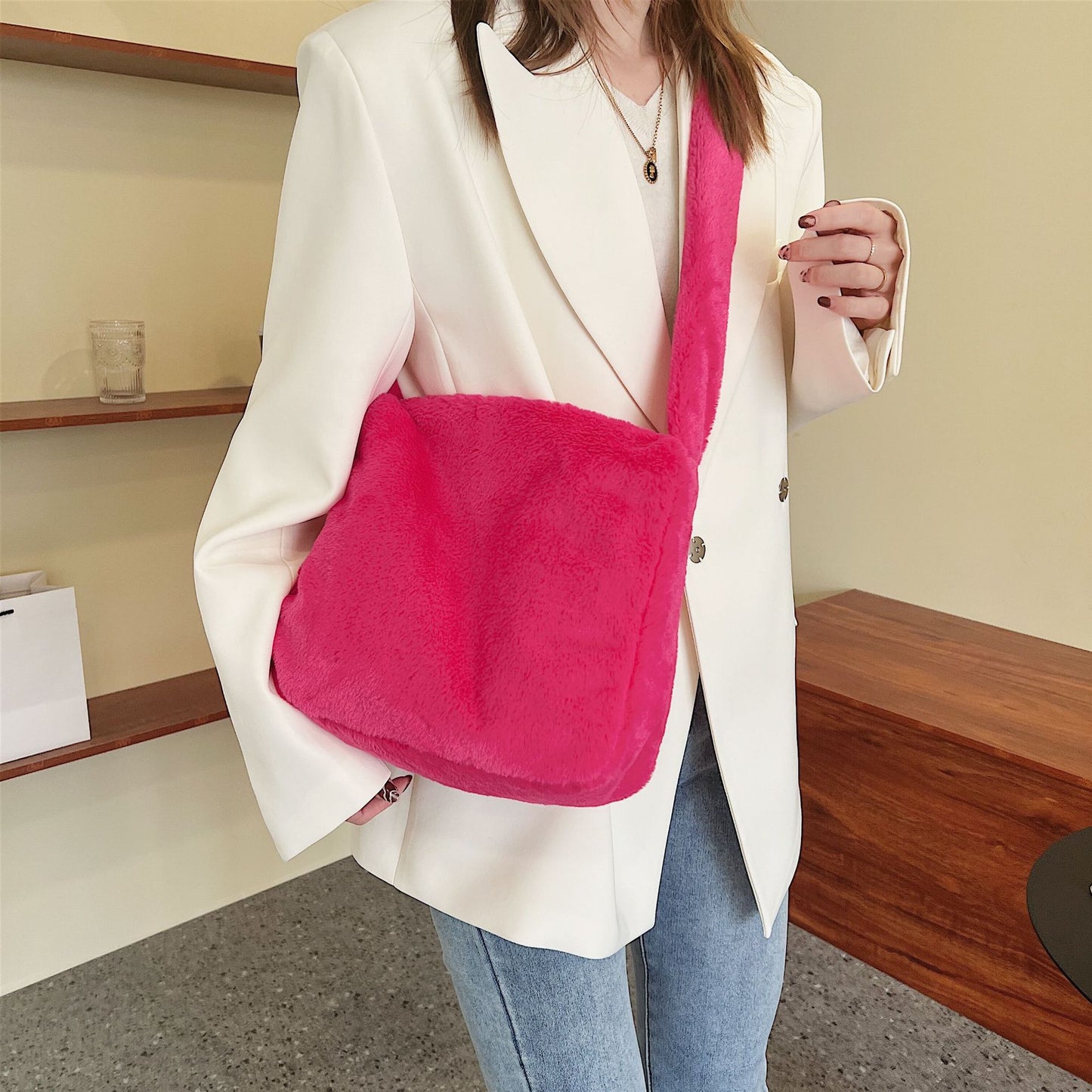 SIXSR 2025 autumn and winter new Japanese ins Korean version simple solid color wool bag casual plush women's bag shoulder messenger bag