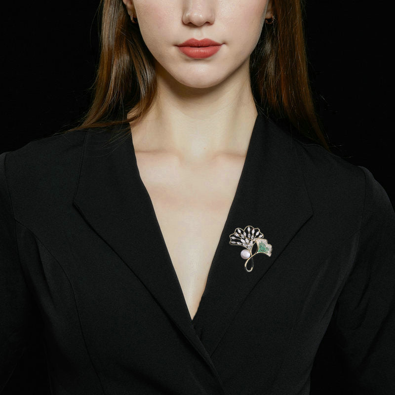 2025 Natural freshwater pearl ginkgo biloba brooch New leaf corsage design sense Sansheng has apricot pins Clothing matching