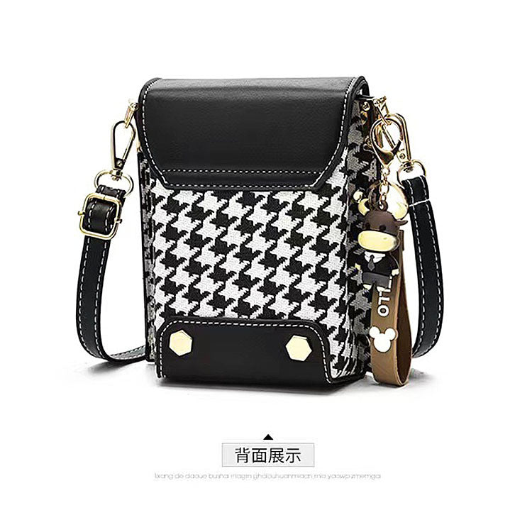 SIXSR 2025Mr. Pufferfish summer new popular messenger mobile phone bag letter vertical single shoulder Popular style small satchel women's bag