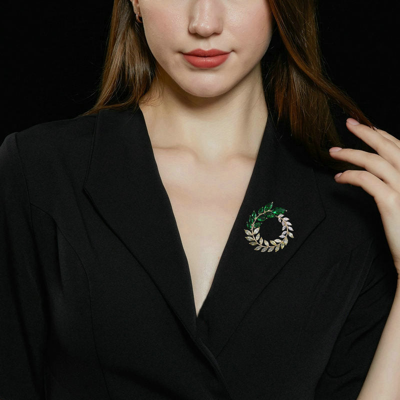 2025 New pin buckle light luxury high sense super flash zircon inlaid leaf corsage autumn and winter clothes accessories wheat ear brooch